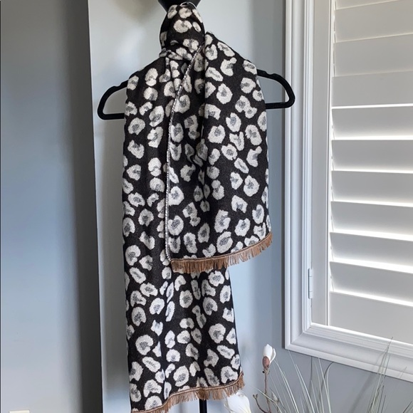 ❤️🆕REVERSIBLE LEOPARD PRINT SCARF ❤️ - Picture 2 of 6